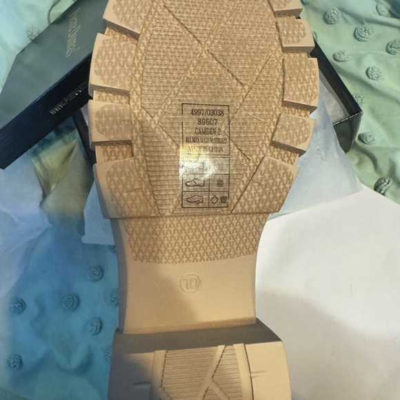 taupe suede short boots - Picture 4 of 4